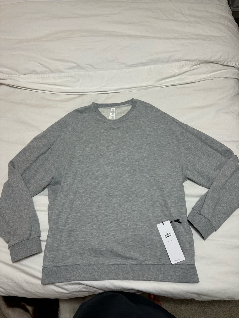 ALO Yoga women’s Crewneck Sweater — Heather Gray